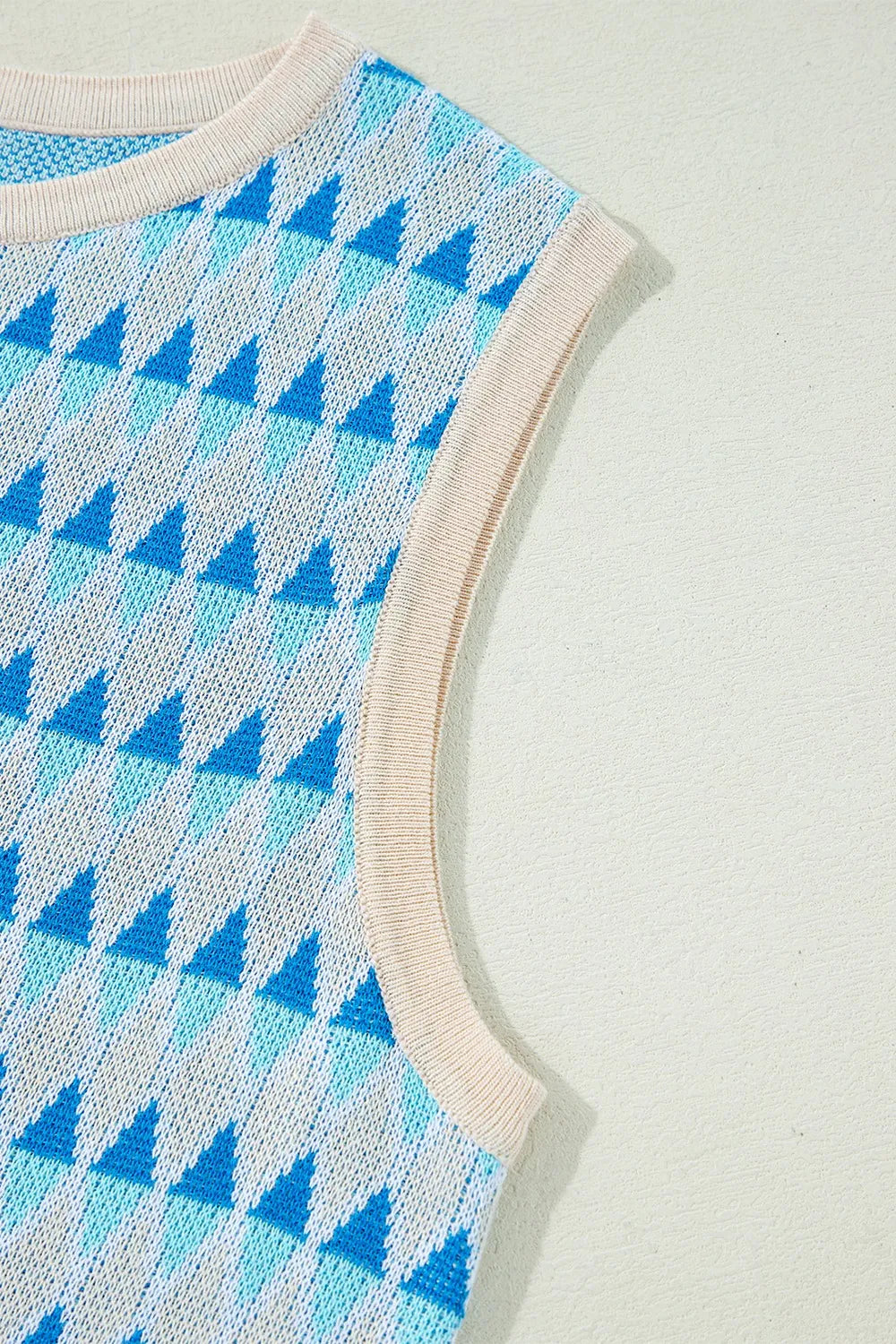 Stripe Geometric Print Round Neck Slim Fit Sweater Vest